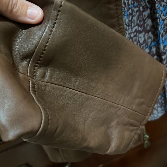 Andrew Marc lambskin leather jacket in brown - Picture 3 of 7